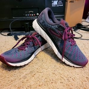 Womens Brooks
